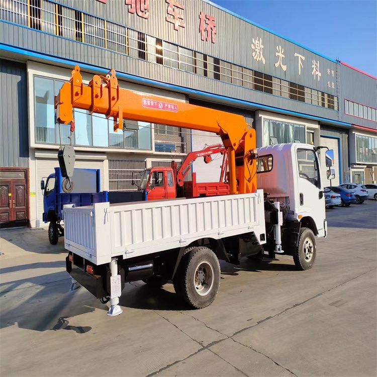 新竹县三轮随车吊定制 农用改装机自备吊中瑞长期出售